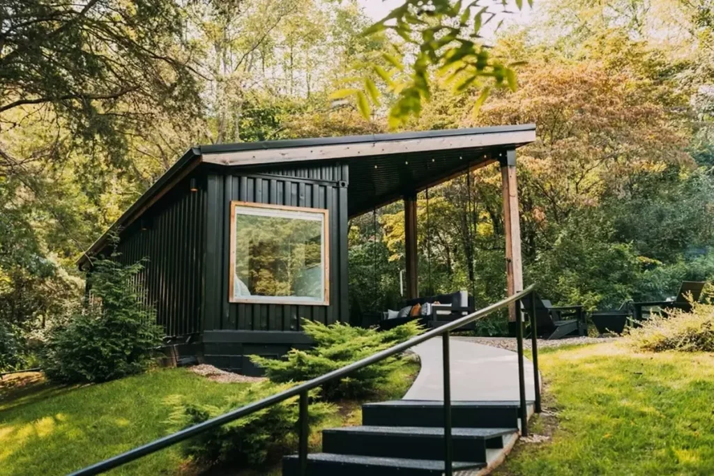 Attractive 3m x 7m Container Home Lily Pad: A Great Choice for a Peaceful Retreat